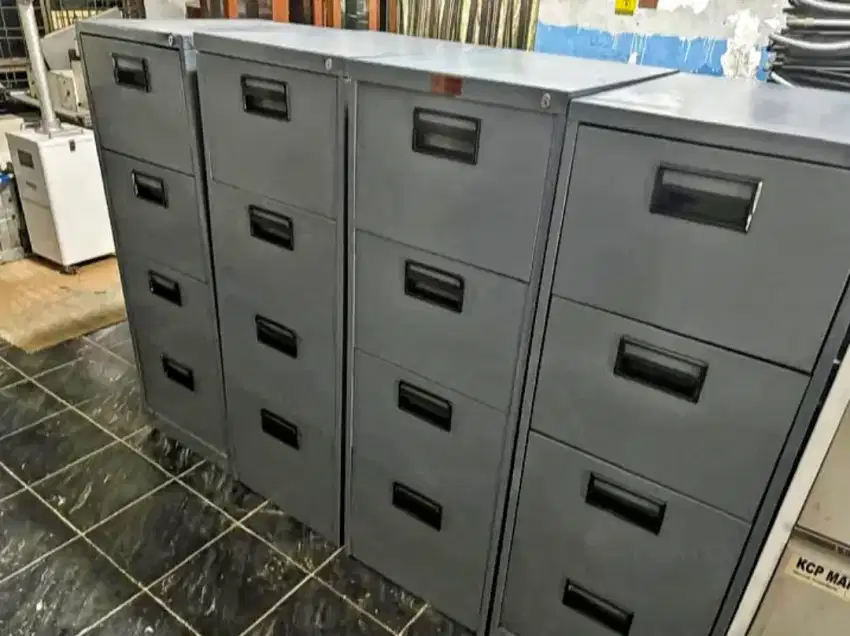 Filling Cabinet Bekas Sudah Rekondisi Cat