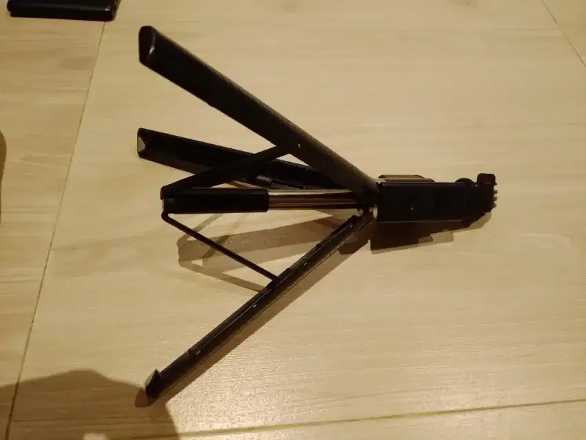 Tripod bluetooth remot