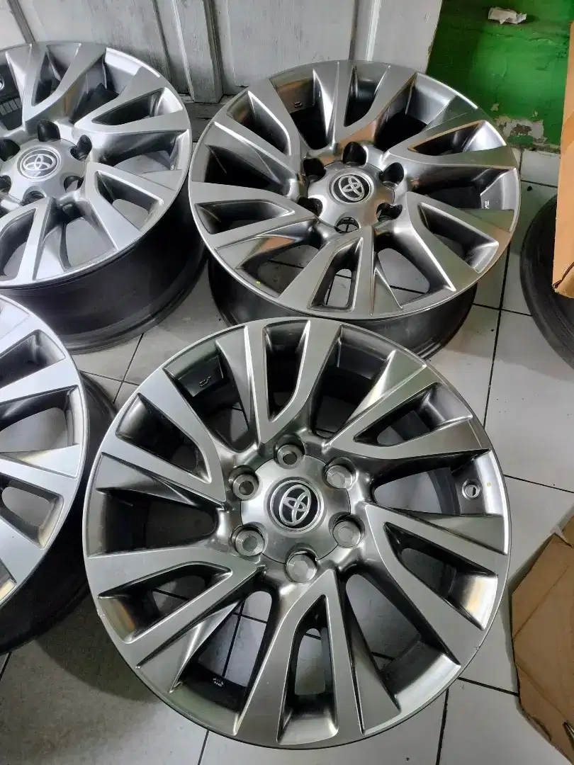 Velg Toyota Fortuner New VRZ R.18 ori