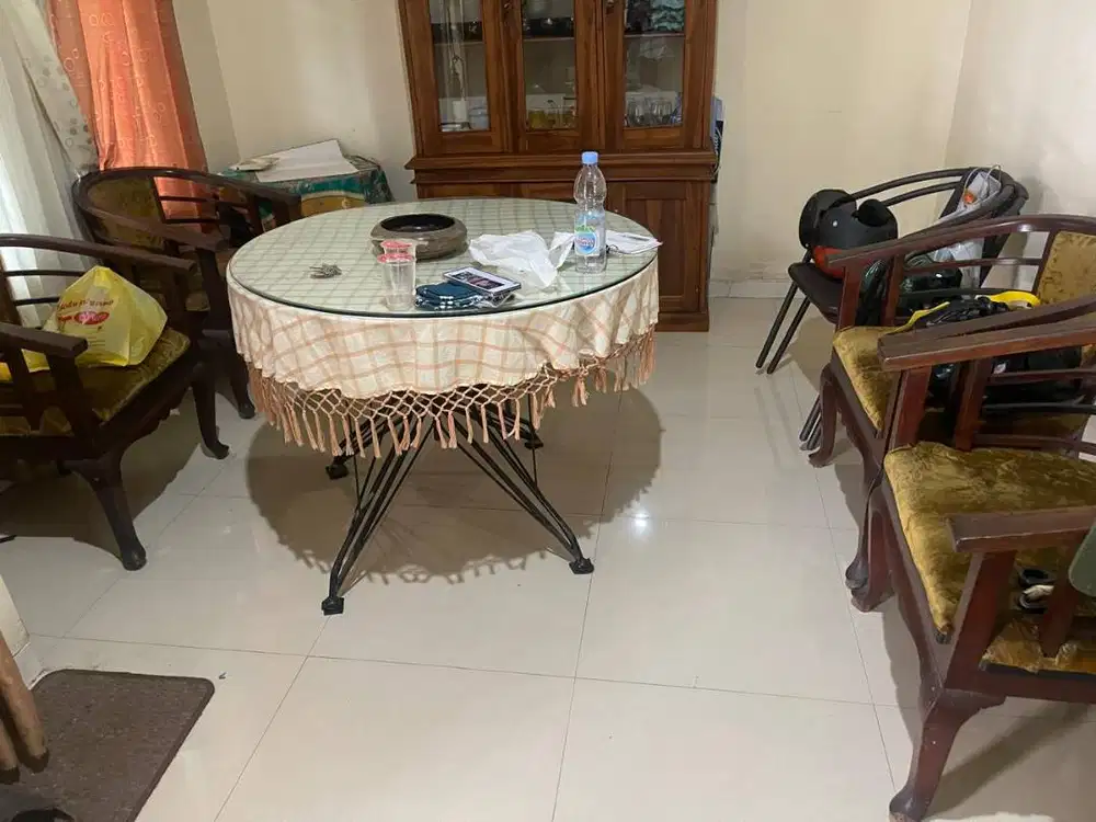 Sewa untuk kantor/rumah di Purwosari, bangunan dan lahan luas, nyaman