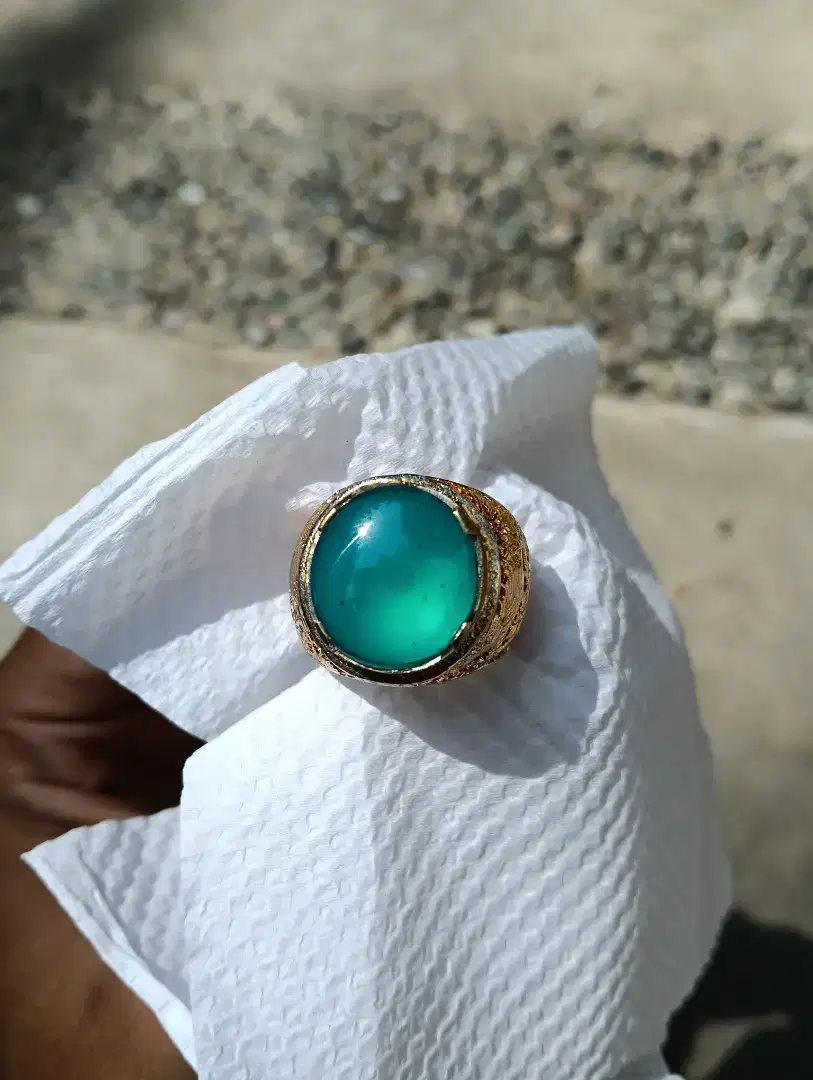 Bacan giwang biji selasih
