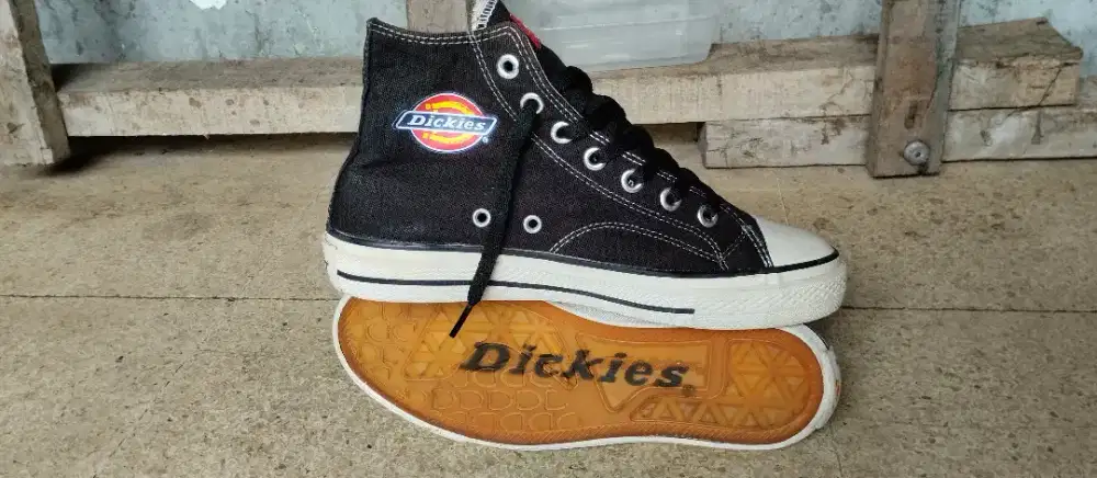 Dickies shoes black and white