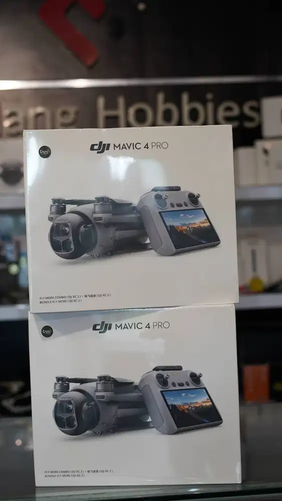 DJI Mavic 4 Pro - Triple-Lens Flagship Camera Drone - Combo (RC2)