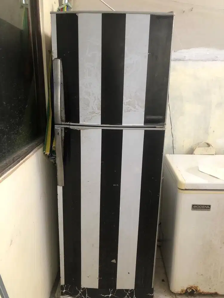 Kulkas 2 pintu sharp