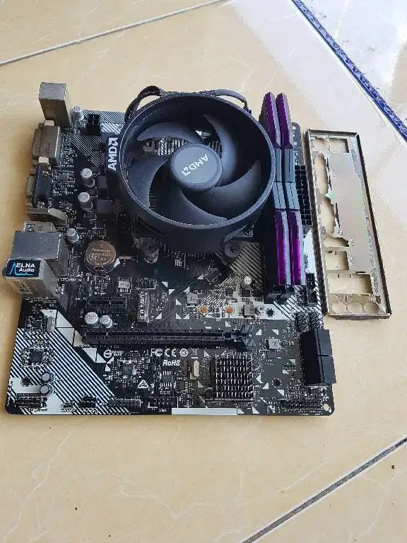 Sepaket AMD Ryzen 7 1700 | ASRock A320M-HDV R4.0 | Ram 8GB DDR4