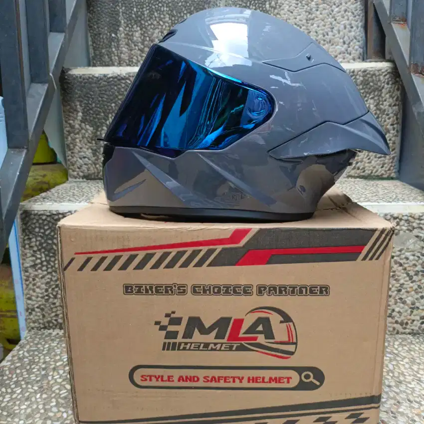 Helm full face MLA