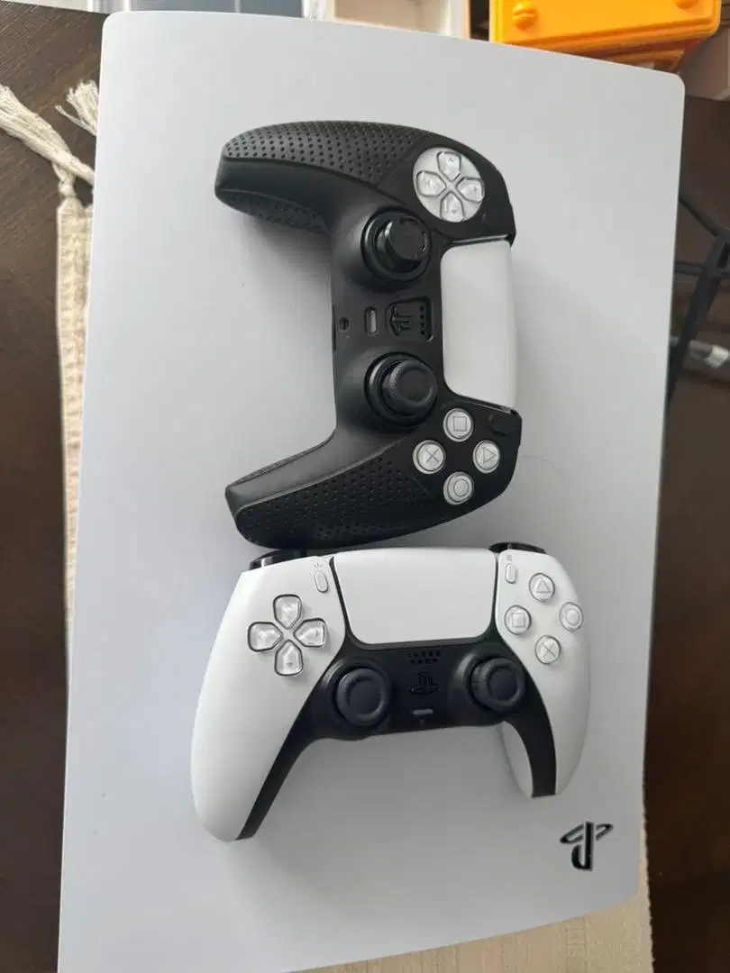 PS 5 Fat Digital + 2 Controller
