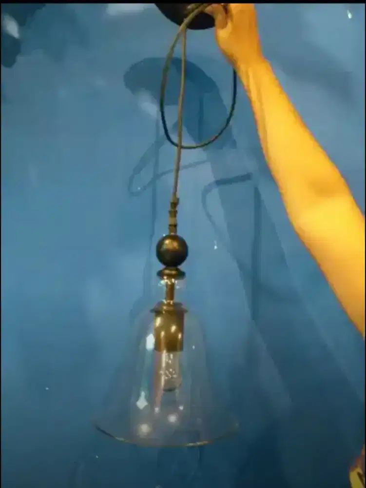Lampu gantung kaca