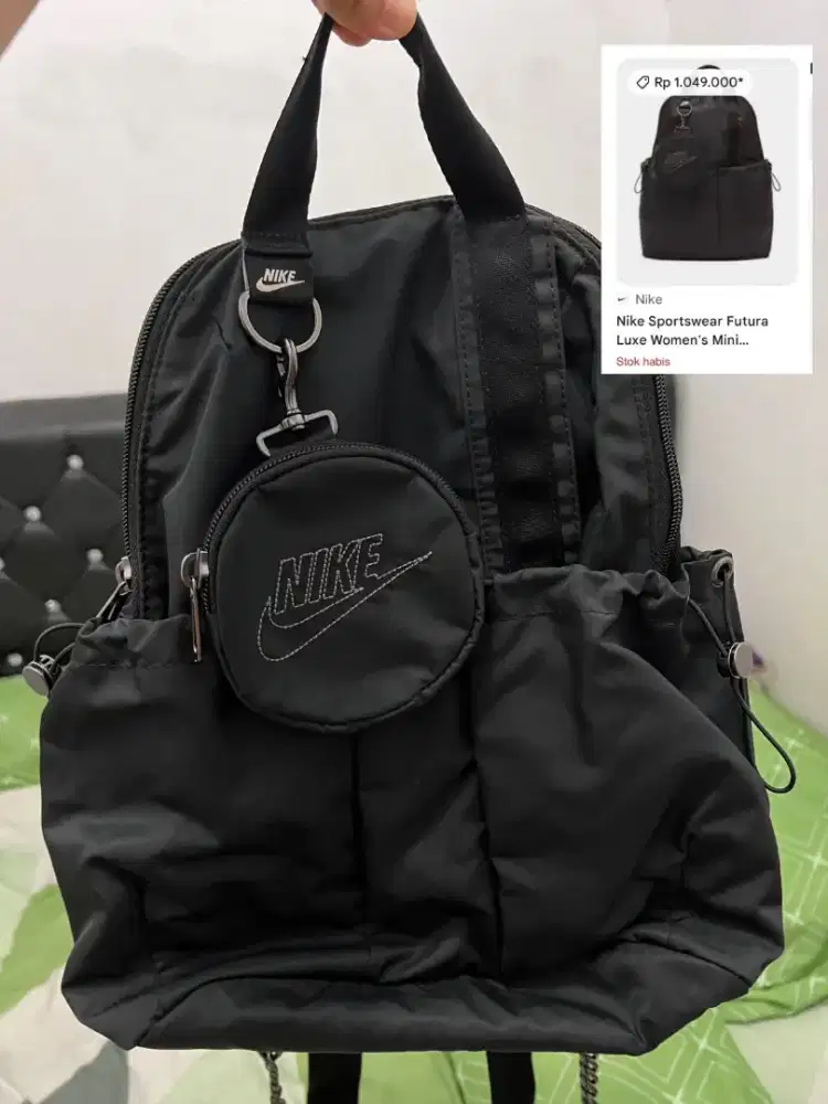 tas nike warna hitam