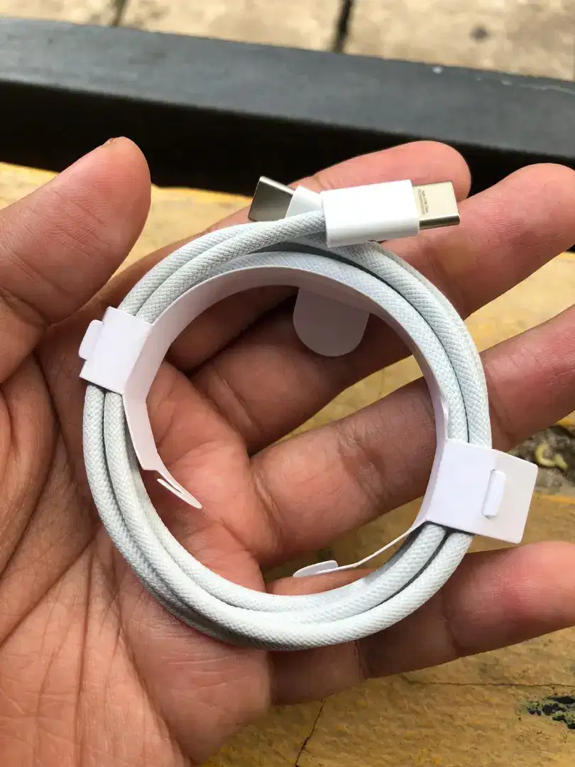 kabel iphone 15 C to C