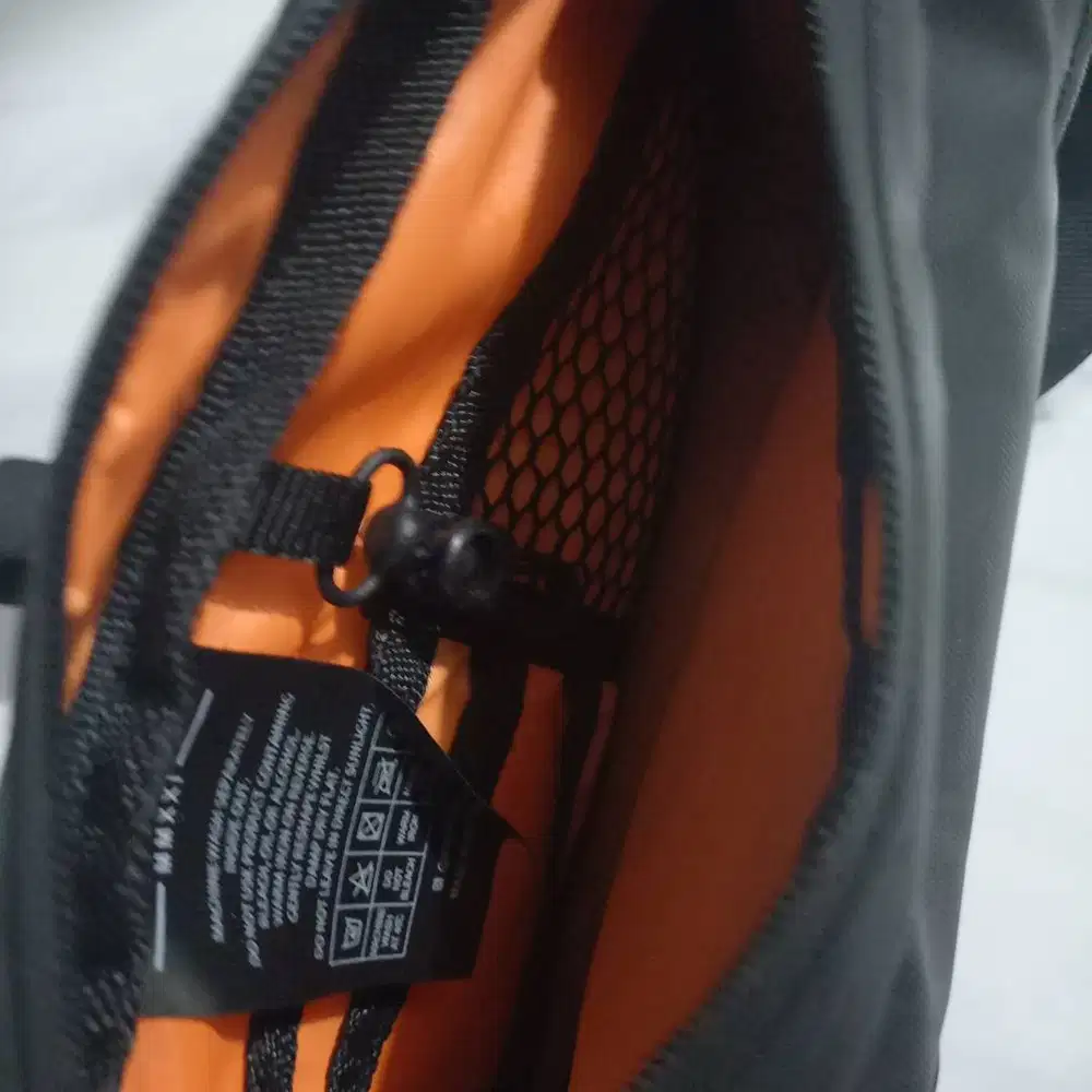 tas pria hitam masih mulus