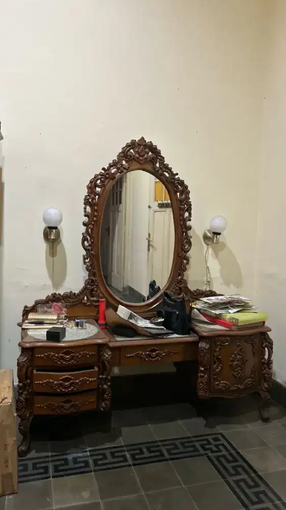 Meja rias ukir kayu jati