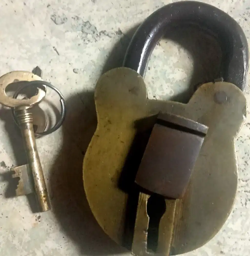 Gembok jadul Kuningan lawas