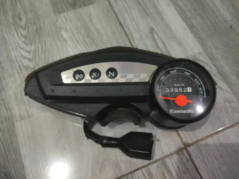 Spedometer + Reflektor kawasaki KLX 150 old original seken