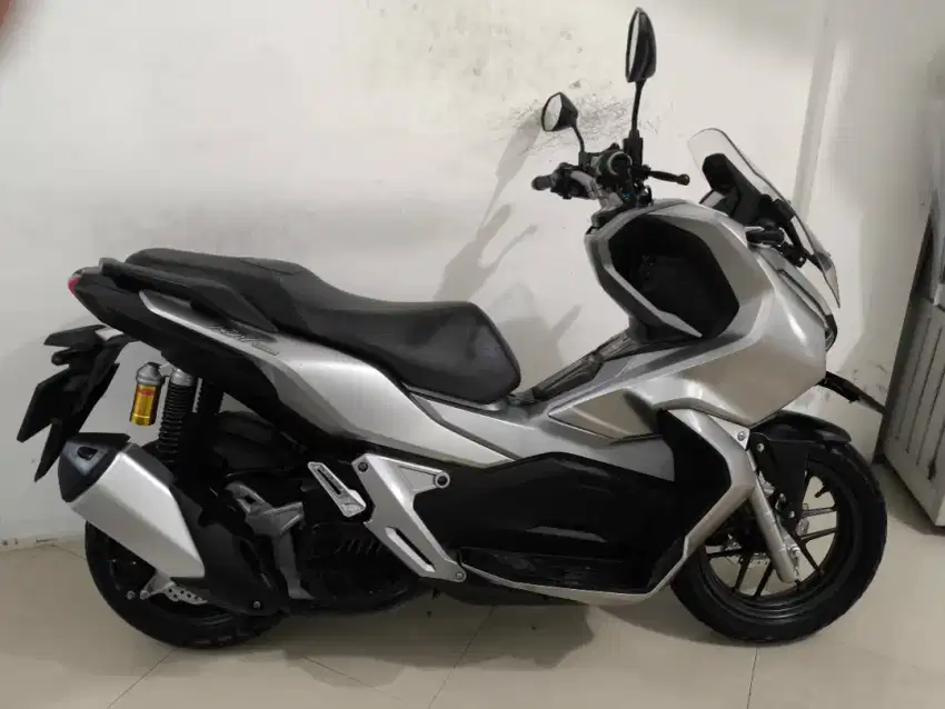 ADV150 CBS 2020 AD solo Top