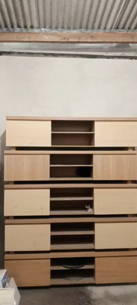 meja tv multiplek