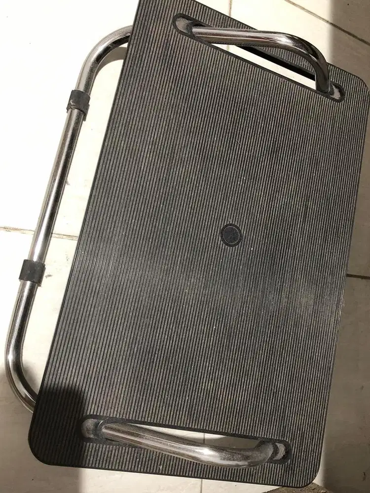 Tatakan Kaki brand ikea