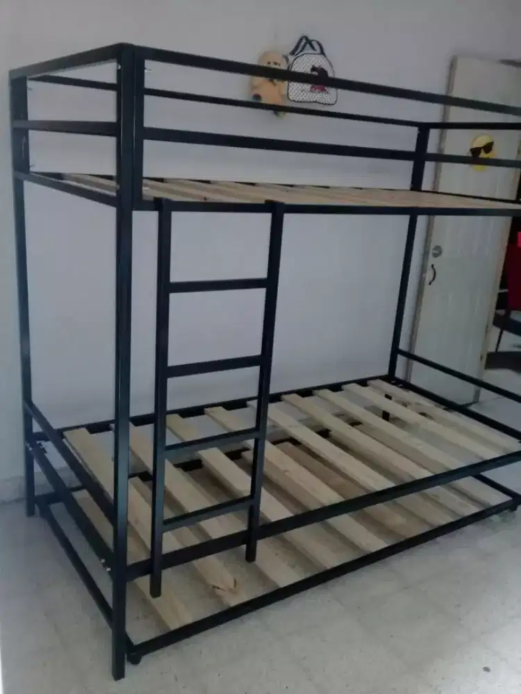 Tempat tidur tingkat,ranjang tidur