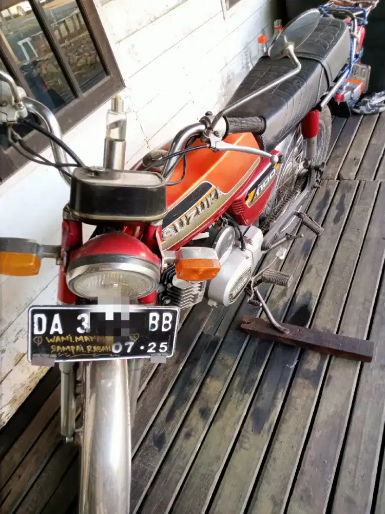sepeda motor suzuki A100