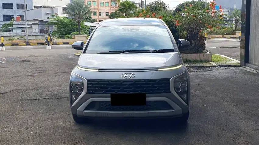 Hyundai Stargazer Prime 1.5 4x2 AT Abu NIK 2023 Like New Low Km Record