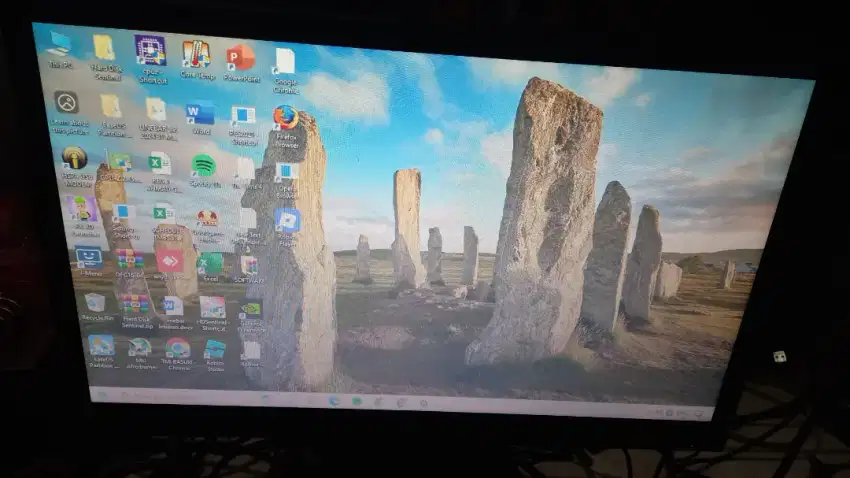 Monitor komputer hdmi merk dell 19inc