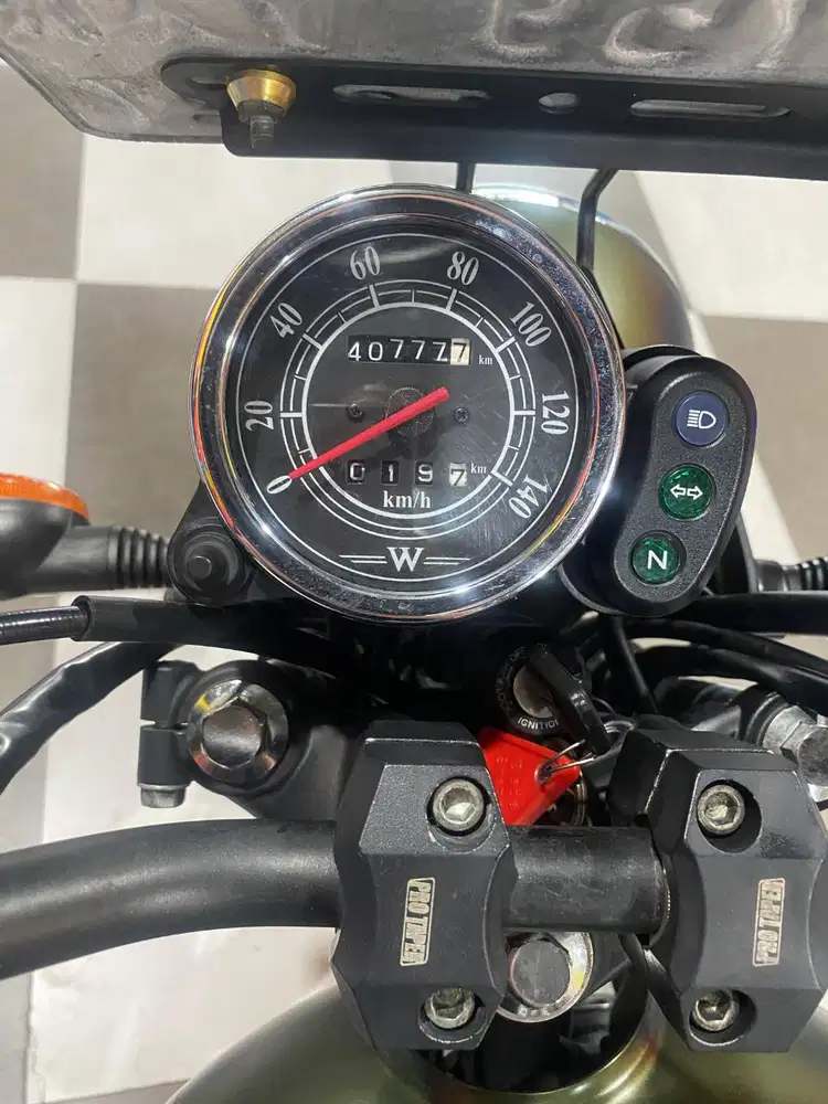 (DP 600) KAWASAKI W175 SE TAHUN 2022