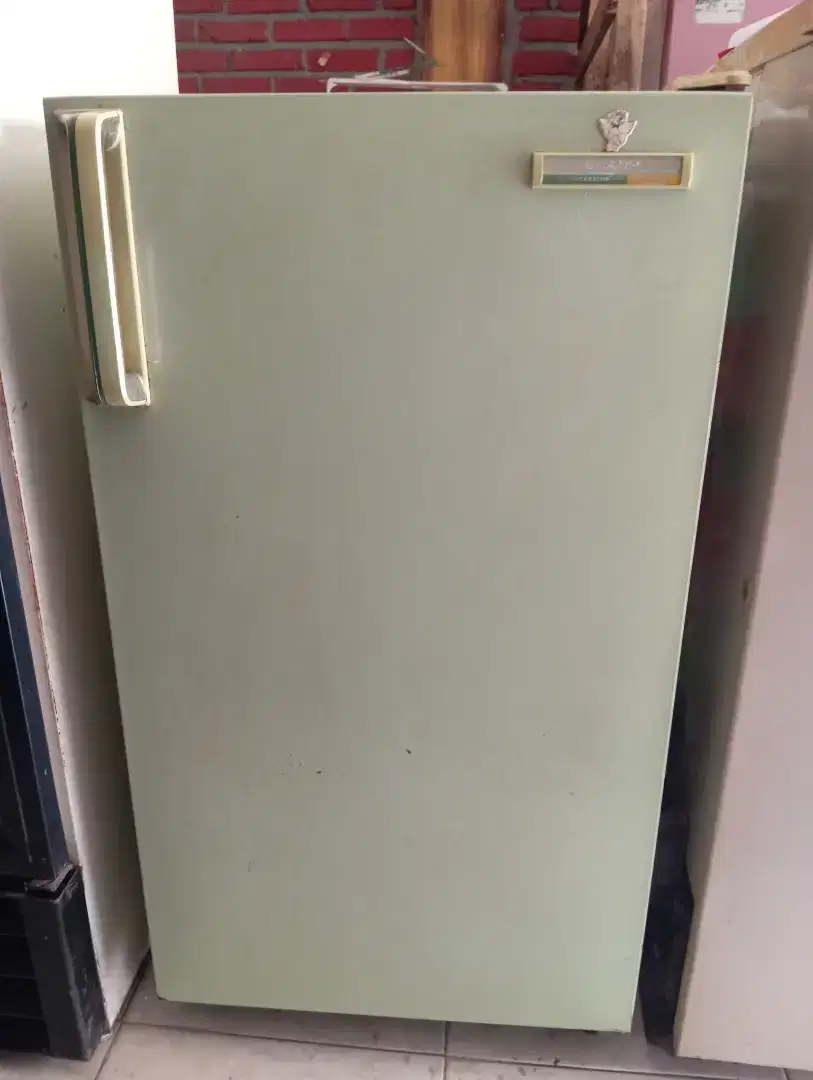 Kulkas 1 pintu bekas Mer Sharp ory atas & bawah dingin