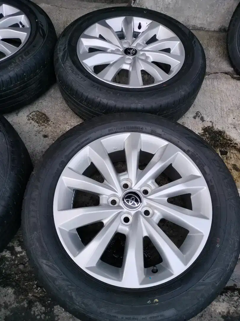 Velg Toyota Inova ZENIX V R.17 ori
