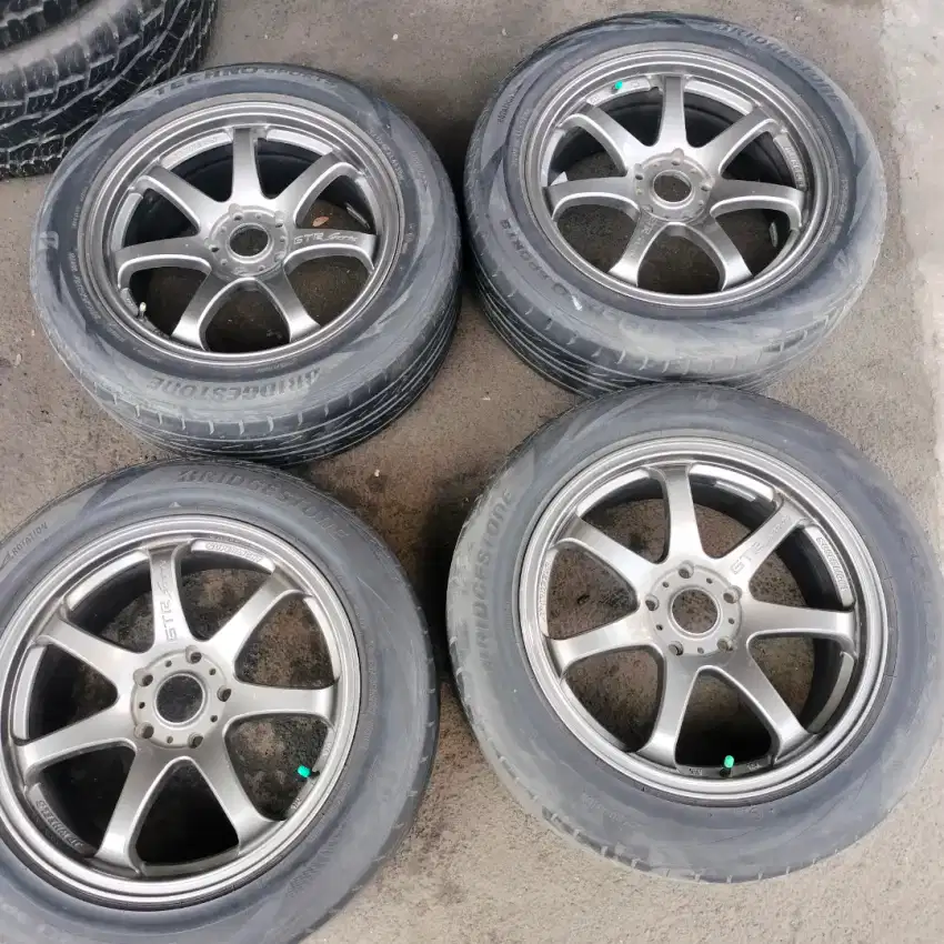 Velg GTR sport ring 17 pcd 5x114,3 ban 225/55 R17 Innova camry