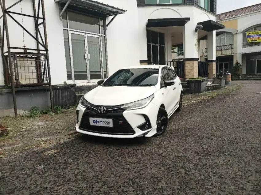 KM Rendah - TOYOTA YARIS 1.5 S GR SPORT BENSIN A/T 2023 PUTIH