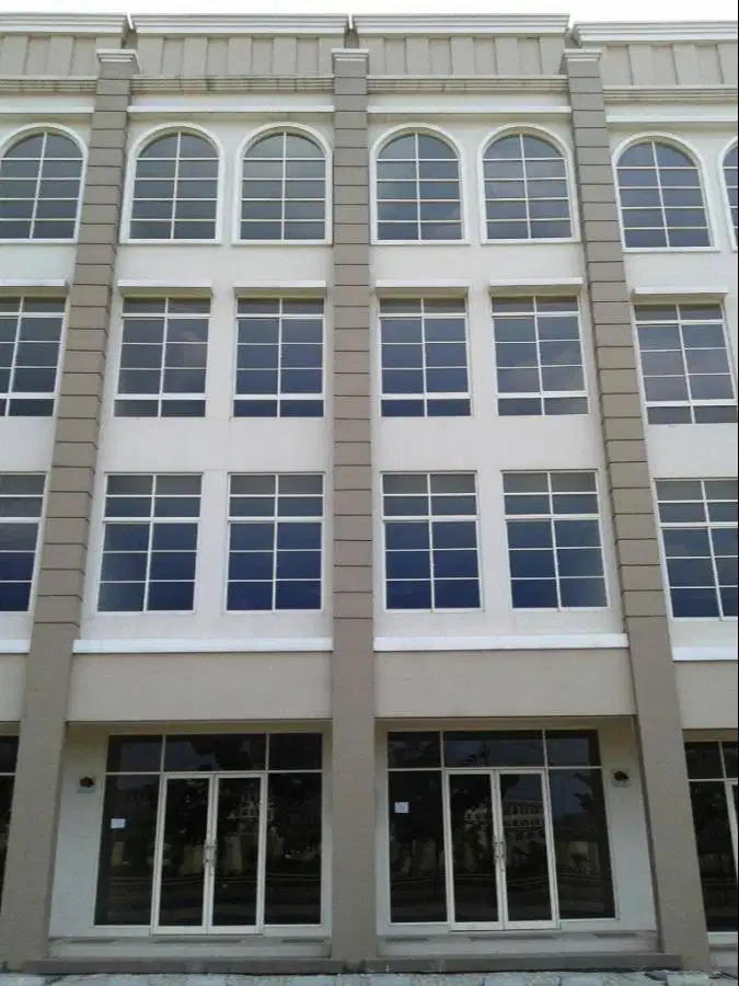 DISEWA RUKO GREEN LAKE CITY 2(UNIT) GANDENG HADAP BOULEVARD