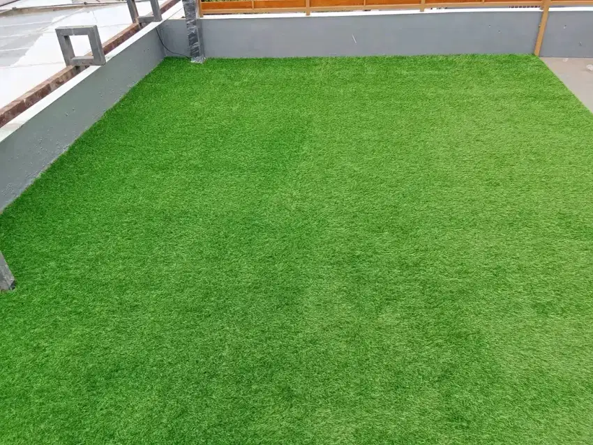 Dekorasi taman rumput sintetis