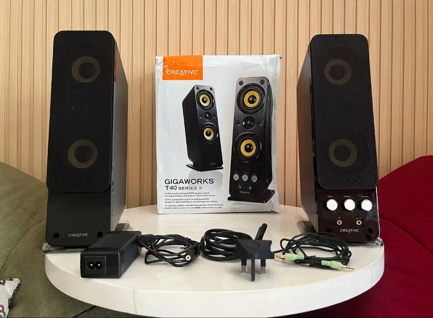 Creative GigaWorks T40 Series II-2.0 Multimedia Speaker System