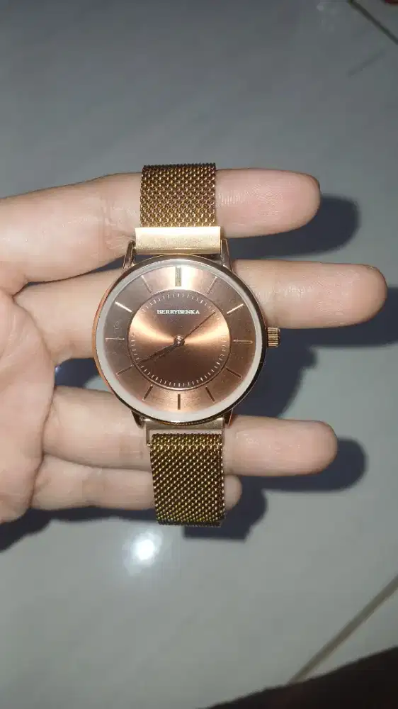 Jam tangan BERRYBENKA Classic Rose Gold | Jam tangan wanita Preloved