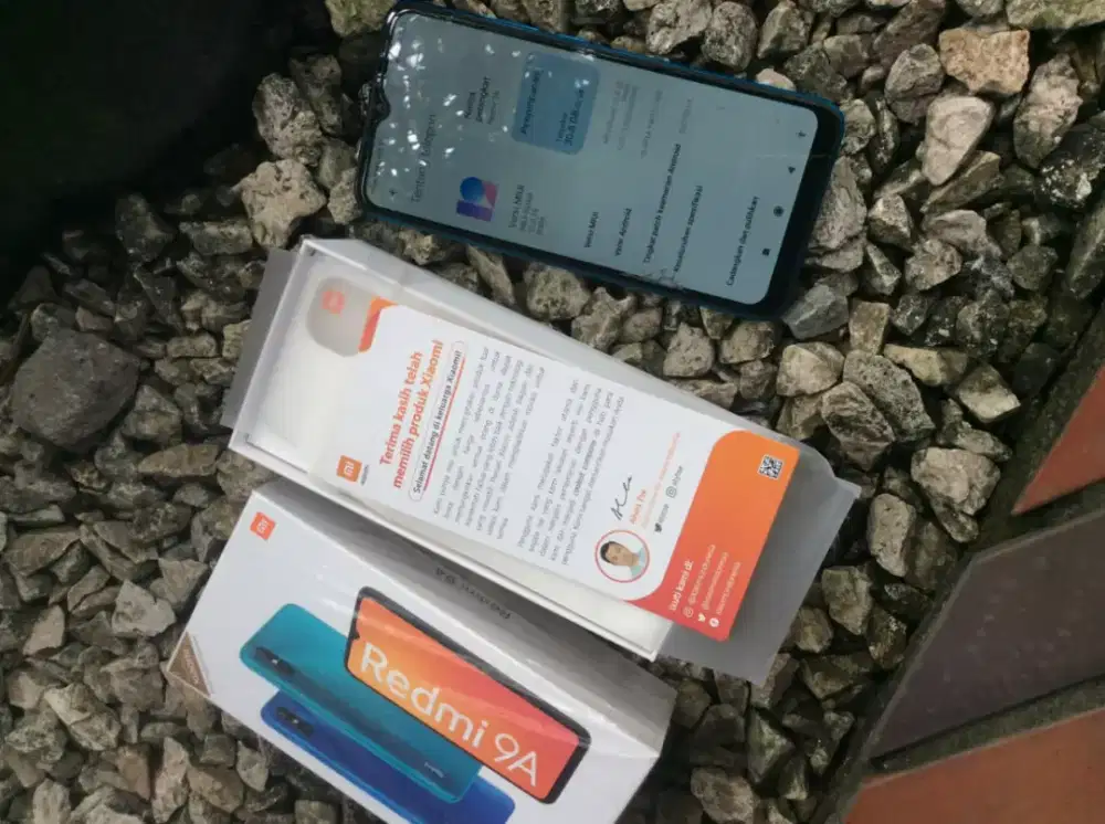 Dijual HP Xiaomi Redmi 9A include Redmi Buds 4