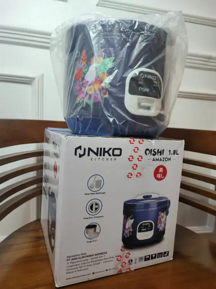 Rice cooker/magicom niko oishi