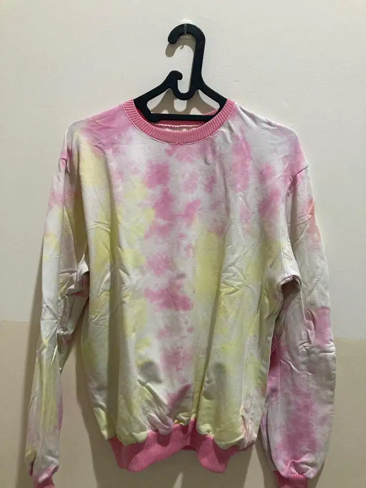 Atasan sweeter wanita