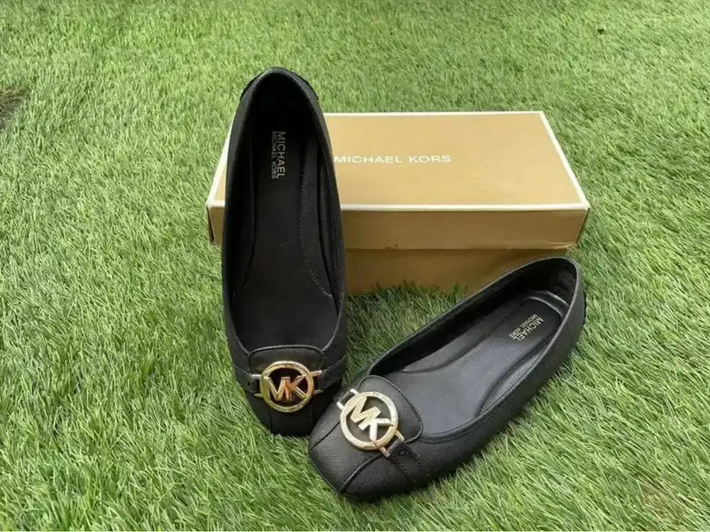 Sepatu MK (Michael Kors)