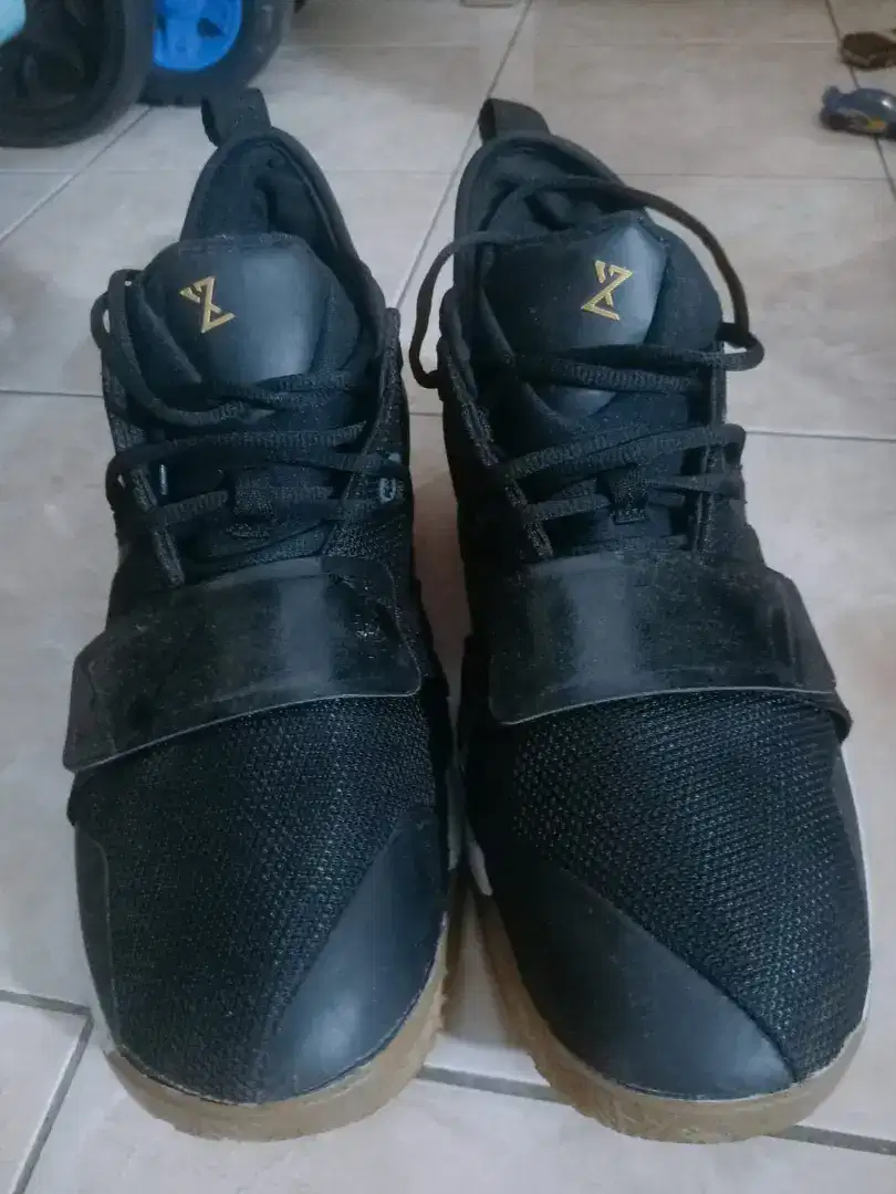 Nike zoom sepatu size 45