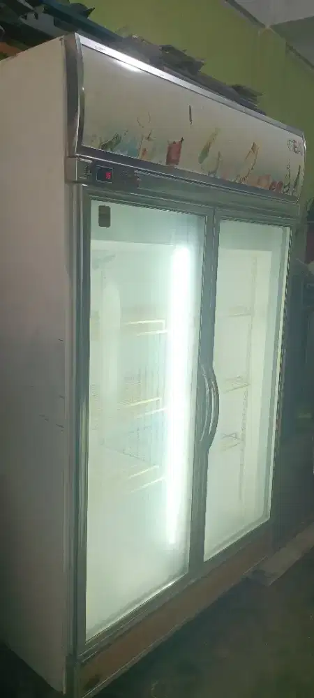 Jual showcase gea normal dan garansi 3 bulan