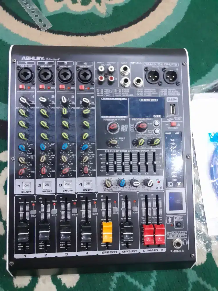 mixer audio 4 chanel merk Ashley masih jos