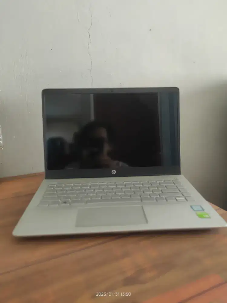 Laptop HP Pavilion 14-bf004tx