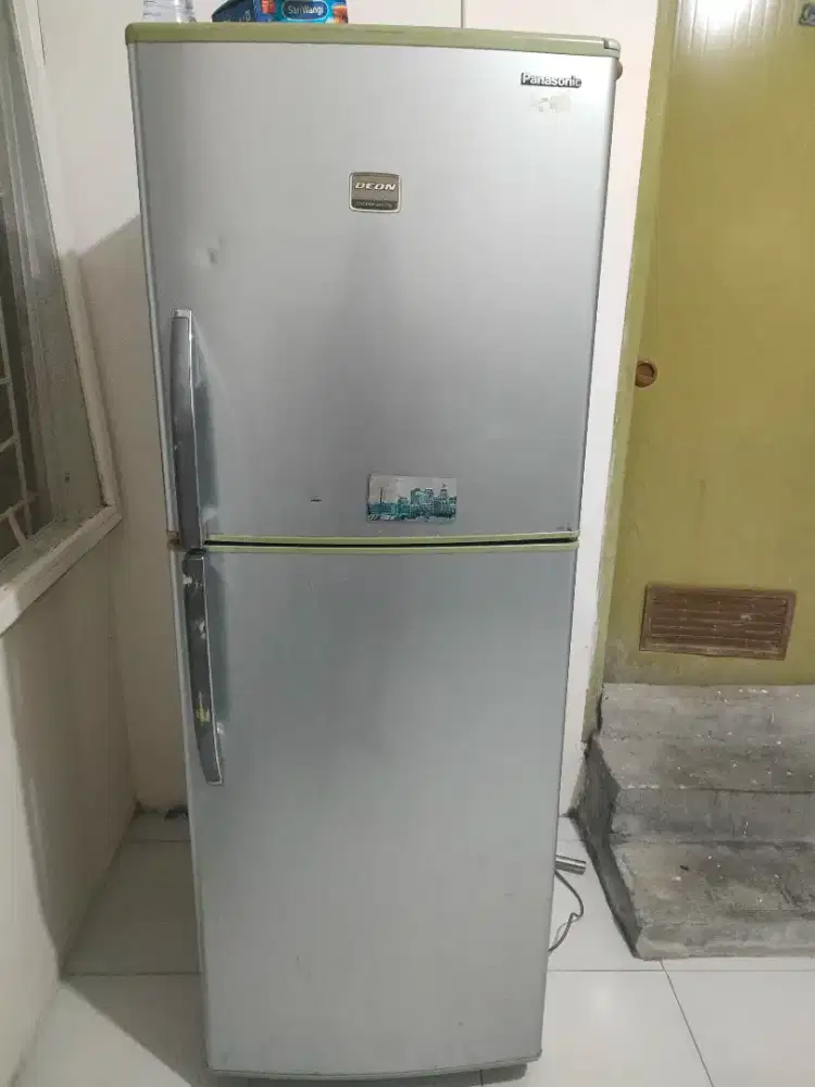 Kulkas panasonic 2 pintu besar