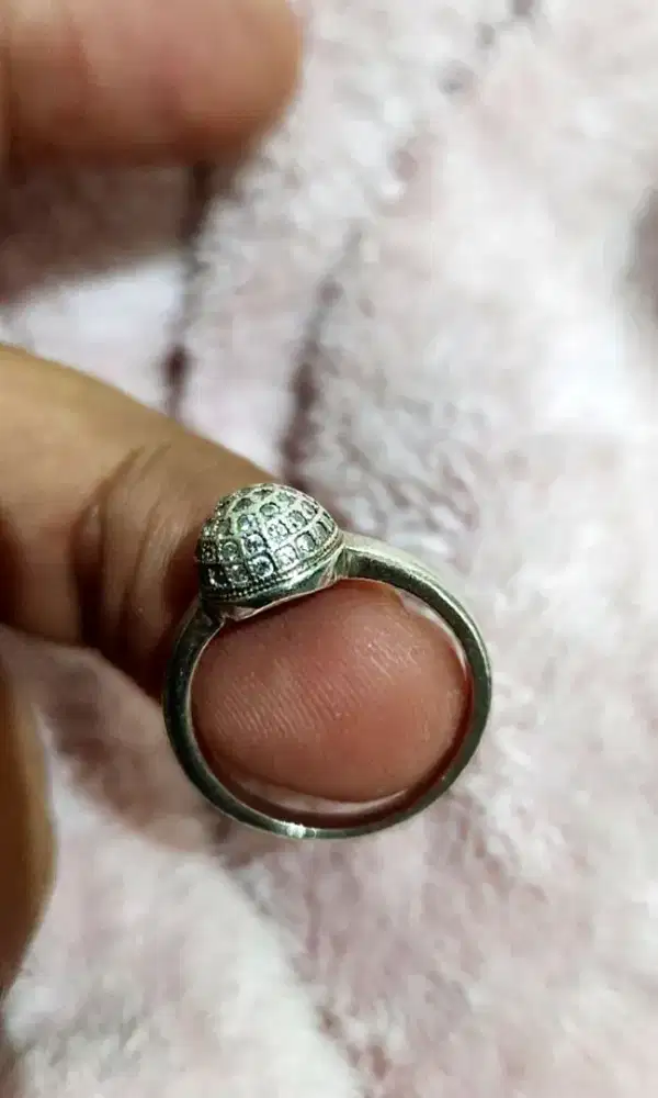 Cincin perak antik unik