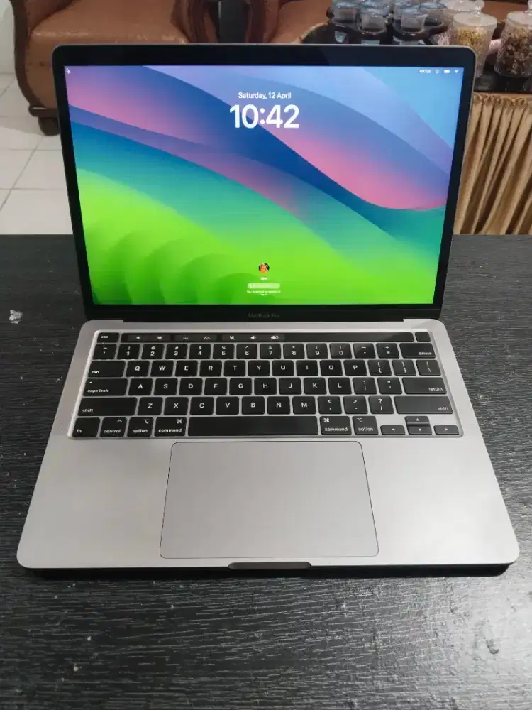 Macbook pro 2020 touchbar core i7