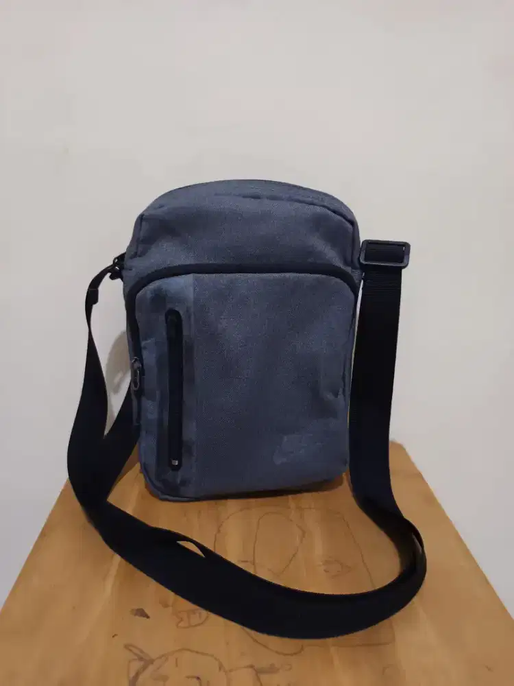 Tas sling nike abu