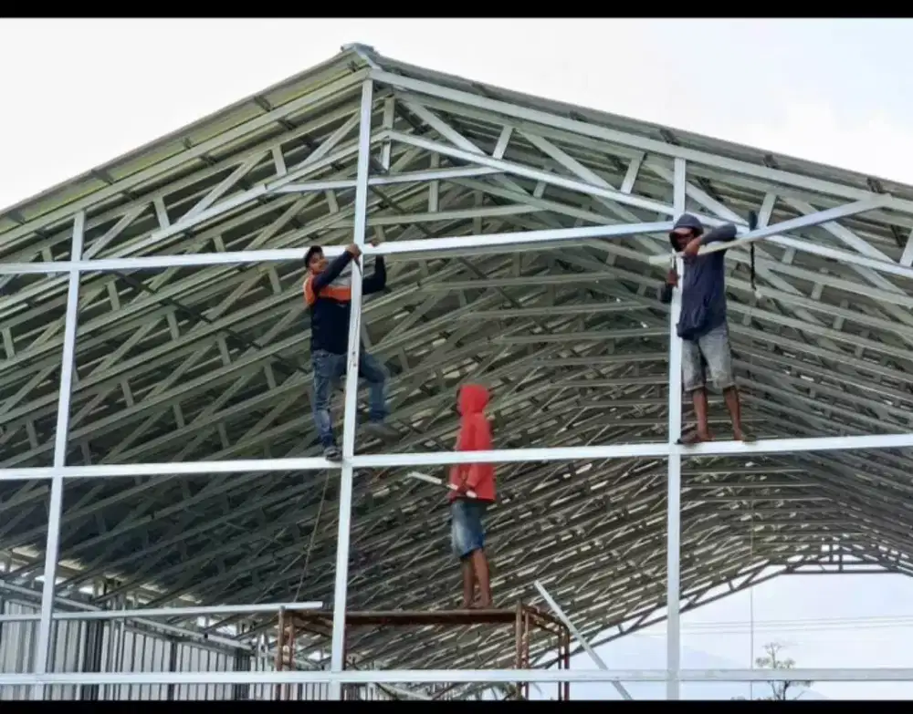 Kanopi gudang rangka baja ringan galvalum