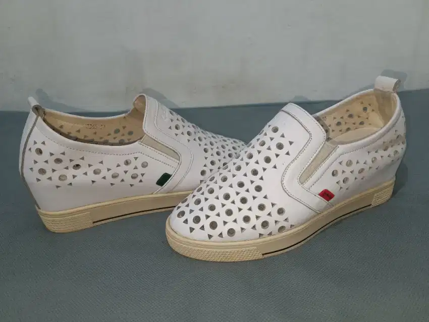 Sepatu Wanita 38 KicKers Tinggi 6 cm