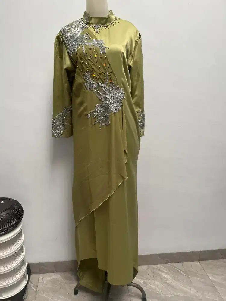Baju pesta warna sage