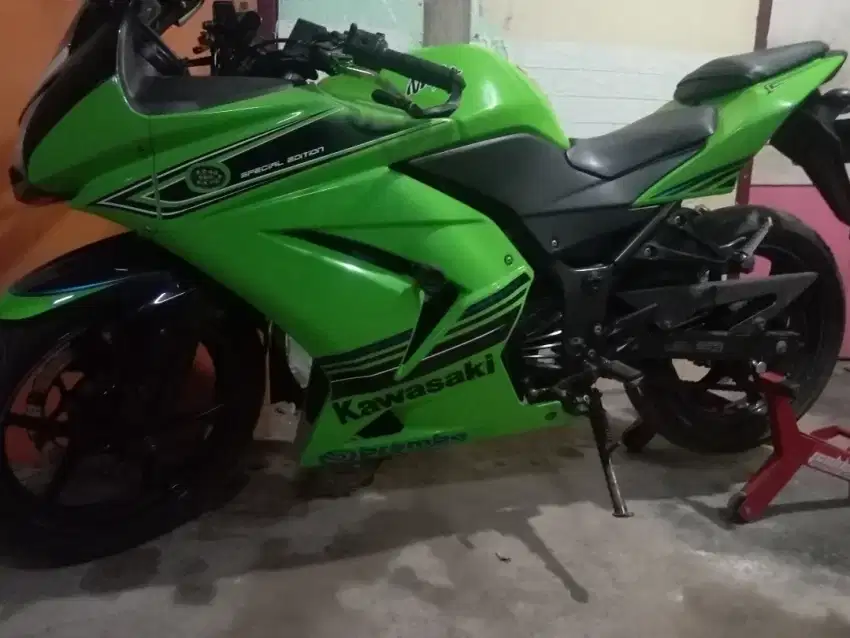 Kawasaki Ninja 250 Thun 2012 akhir, spesial edition full ori